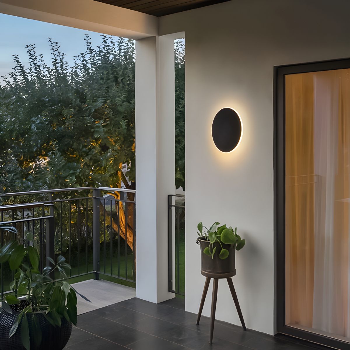 Modern Style Round LED Outdoor Wall Lighting