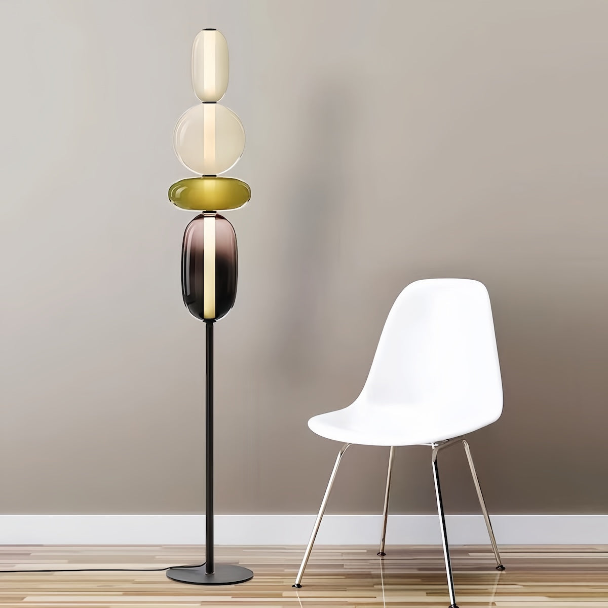 Lampe de table en verre fabriquée à la main – Un éclairage élégant et polyvalent pour tous les espaces