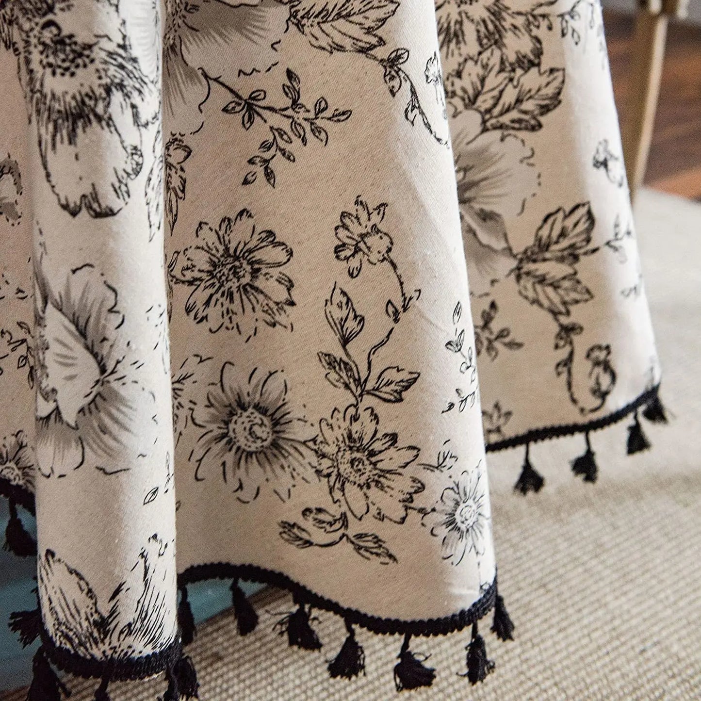 Round Tablecloth | Elevate Your Dining Experience - sparkledecor.com