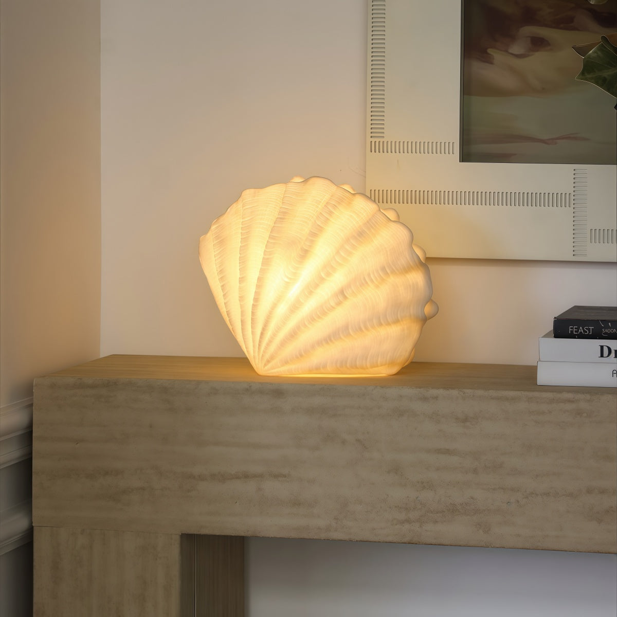 French-Style Vintage-Inspired Seashell and Conch Table Lamp Nautical-Themed Decorative Ornament