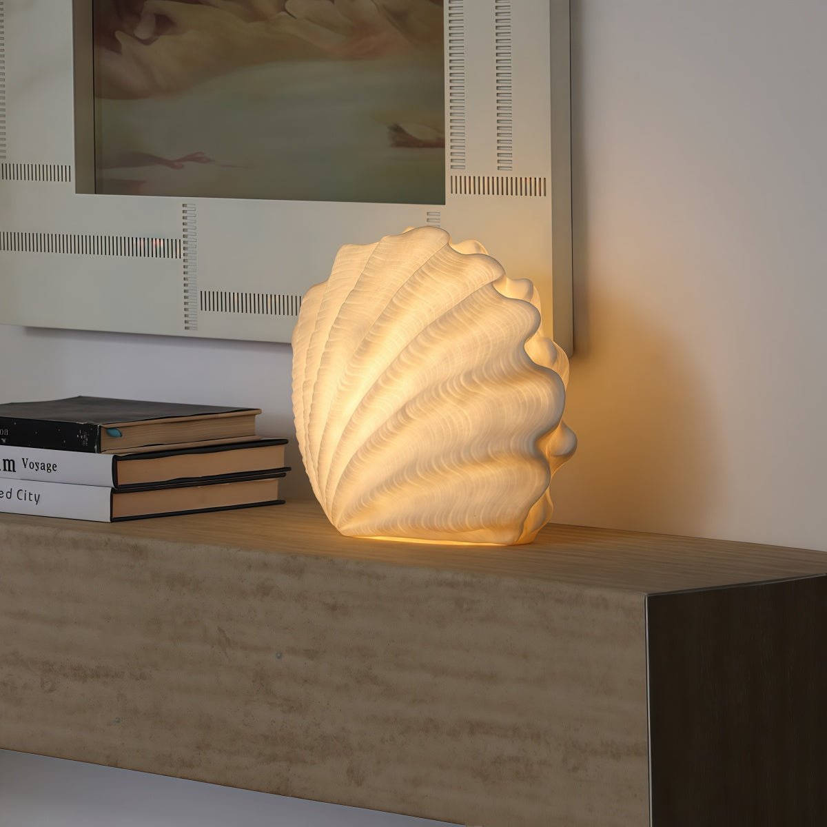 French-Style Vintage-Inspired Seashell and Conch Table Lamp Nautical-Themed Decorative Ornament