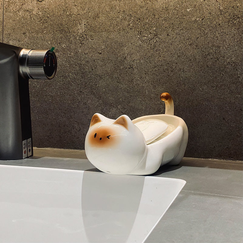 Ceramic cat soap dish with Siamese cat design and drainage grooves for bathroom vanity