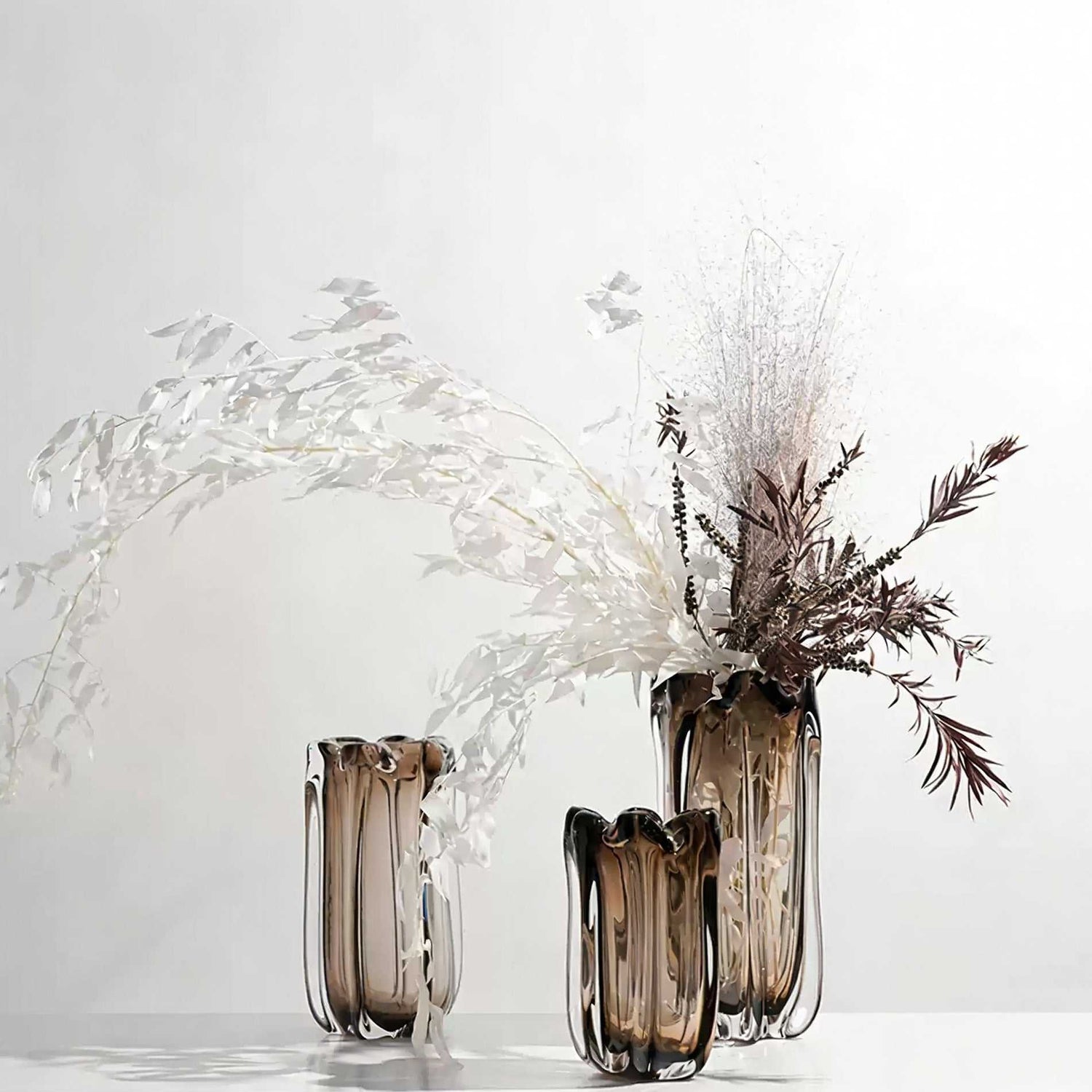 Modern light luxury crystal glass vase with geometric patterns and cylindrical shape for elegant floral decor