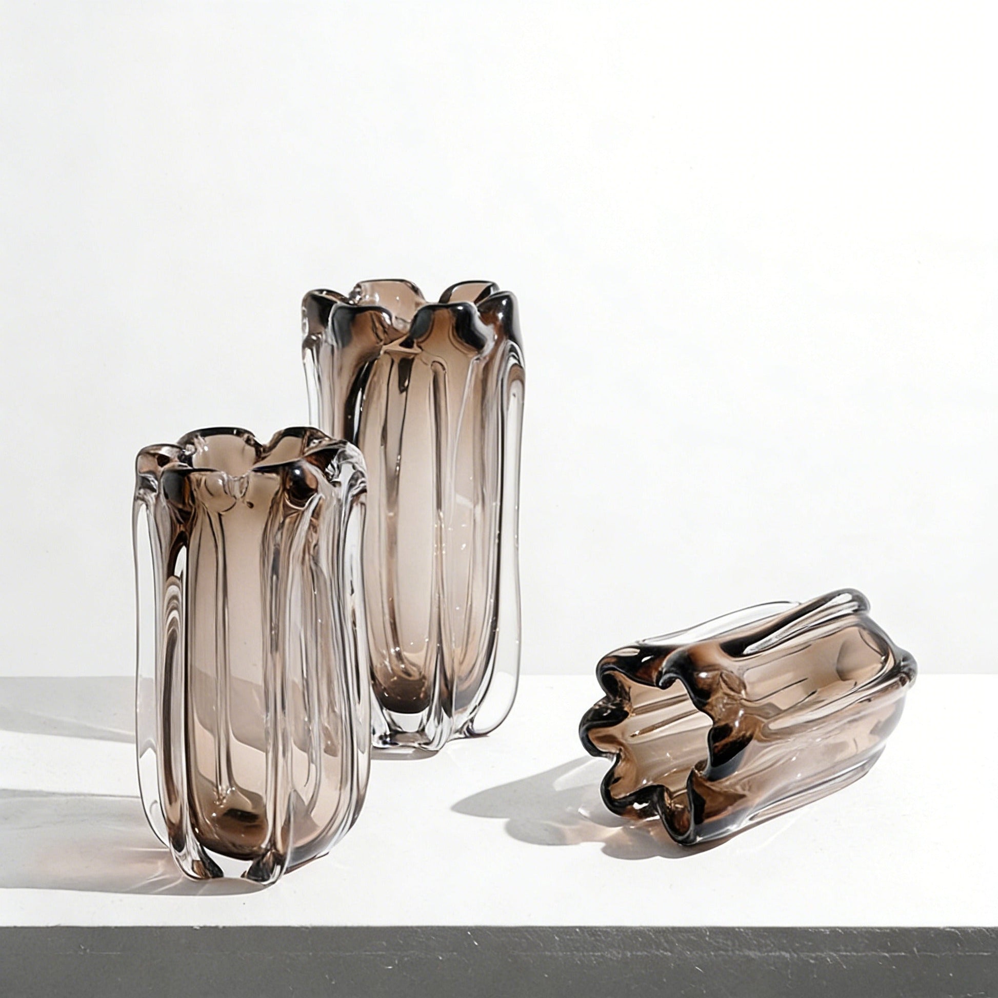 Modern light luxury crystal glass vase with geometric patterns and cylindrical shape for elegant home decor