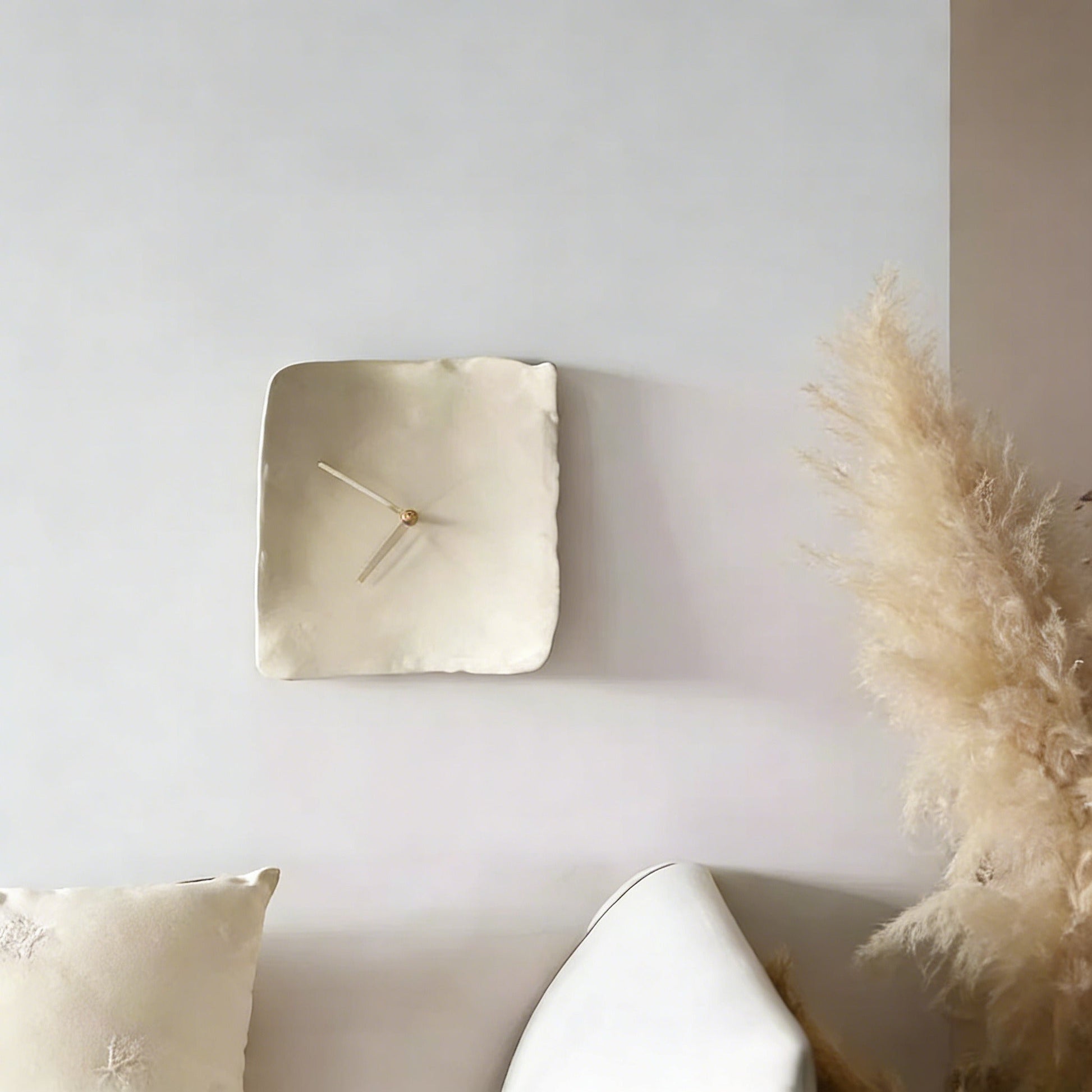Vintage pleated wall clock with resin mirror surface and minimalist Nordic wabi-sabi design