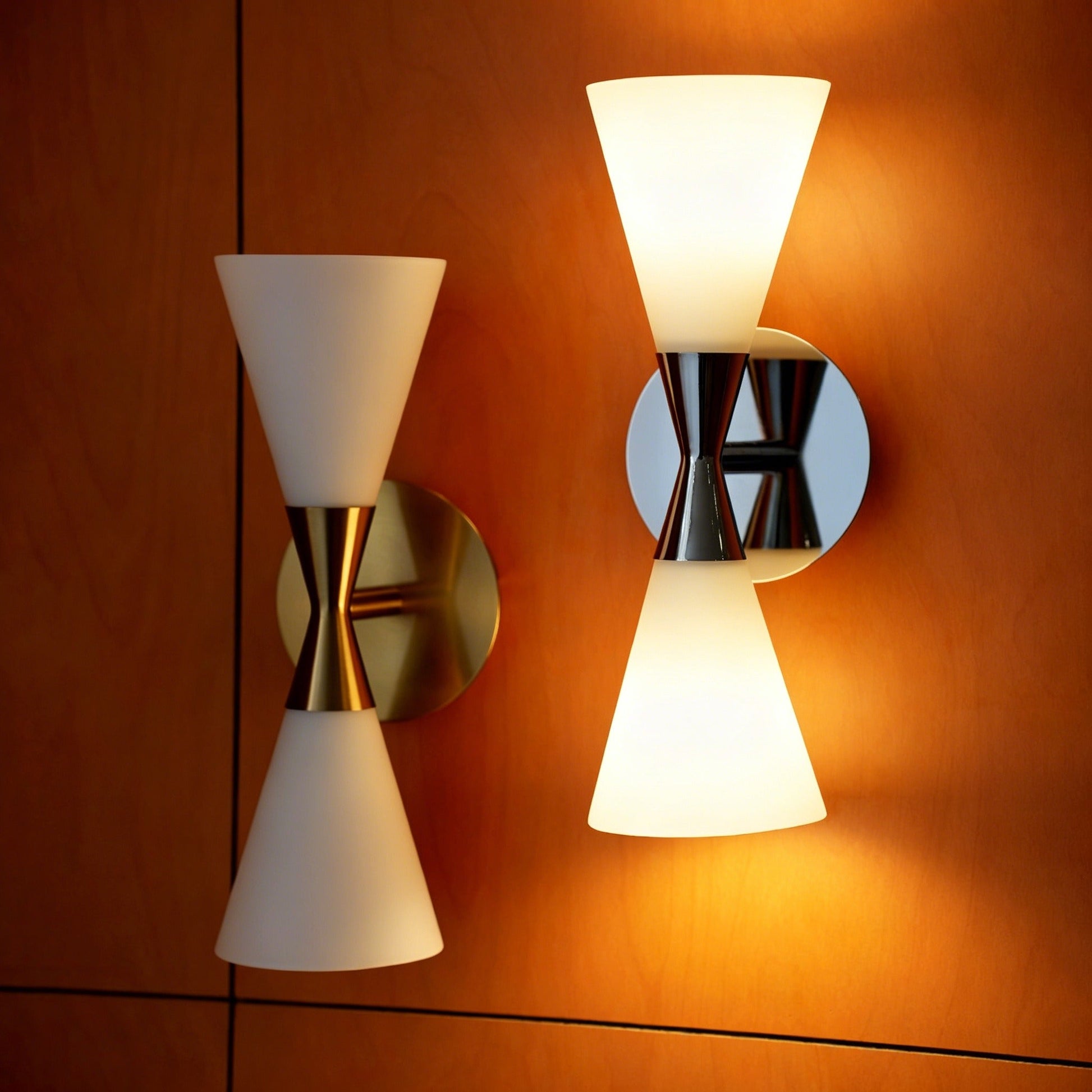 Nordic modern hourglass wall sconce with chrome plated carbon steel body and glass lampshade for living room lighting