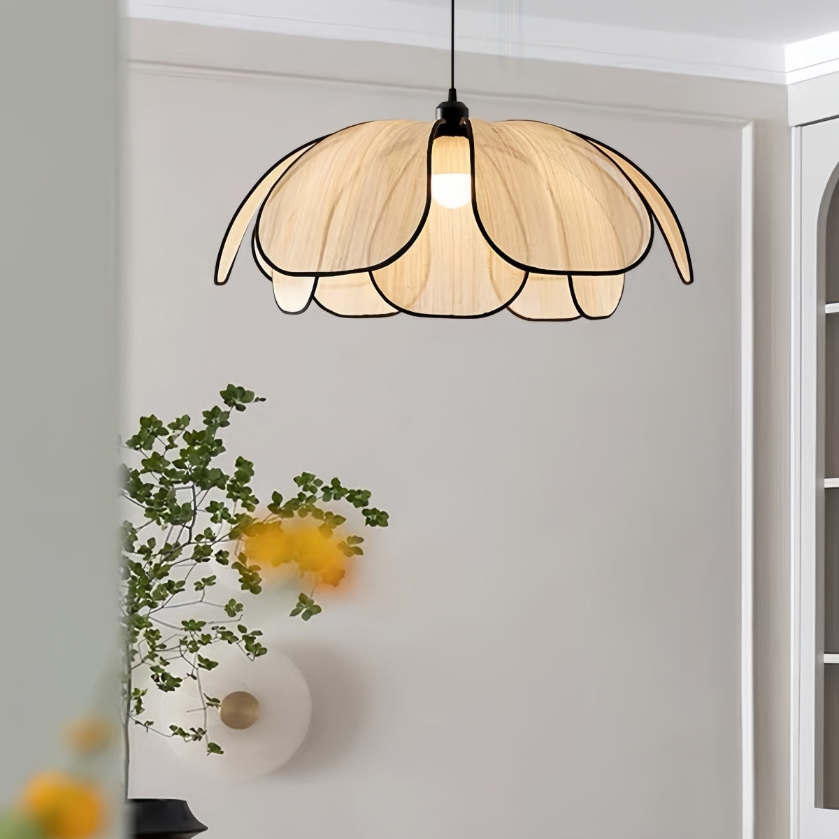 Cream-style pendant light with plant fiber shade and metal base in Nordic minimalist design for dining room